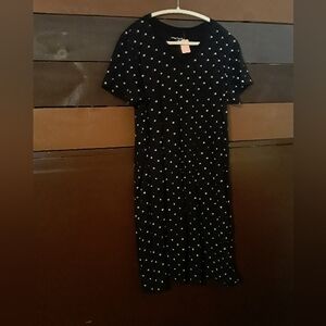 Dreams & Co. Medium/Large Black & White Polka dots Short Sleeve Nightshirt